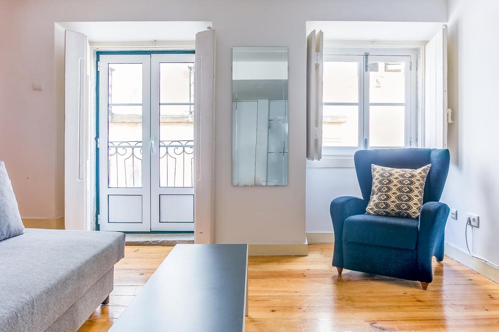 Cozy In Heart Of Bairro Alto Apartment Lisbon