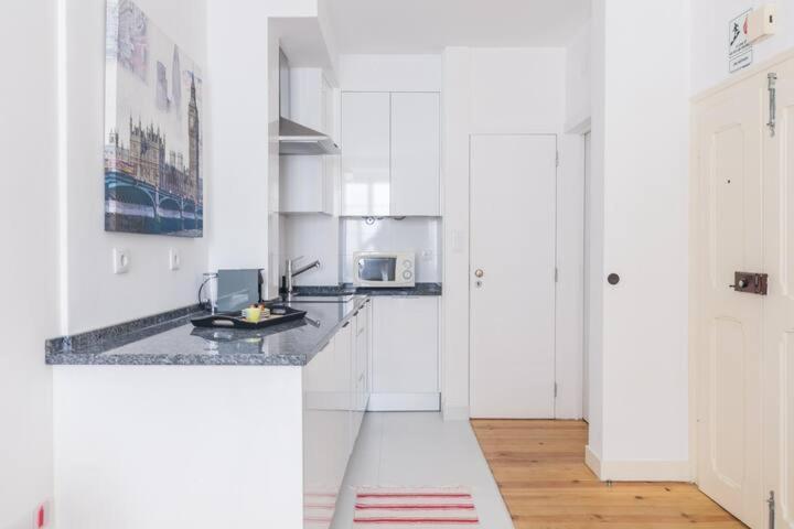 Cozy In Heart Of Bairro Alto Apartment Lisbon